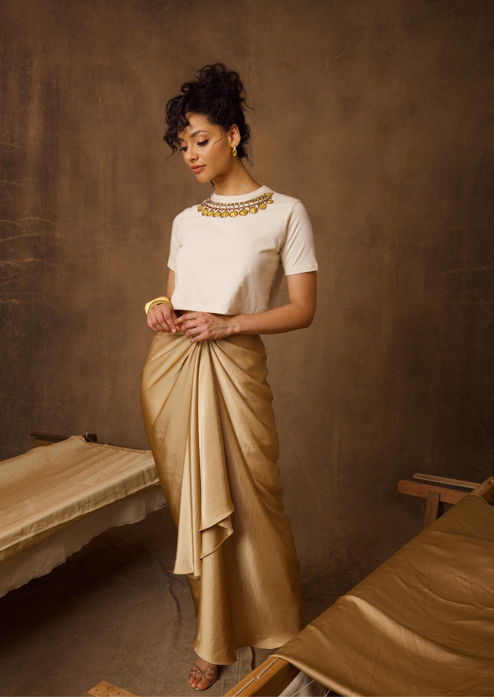 Ivory Maharani Haar Tee