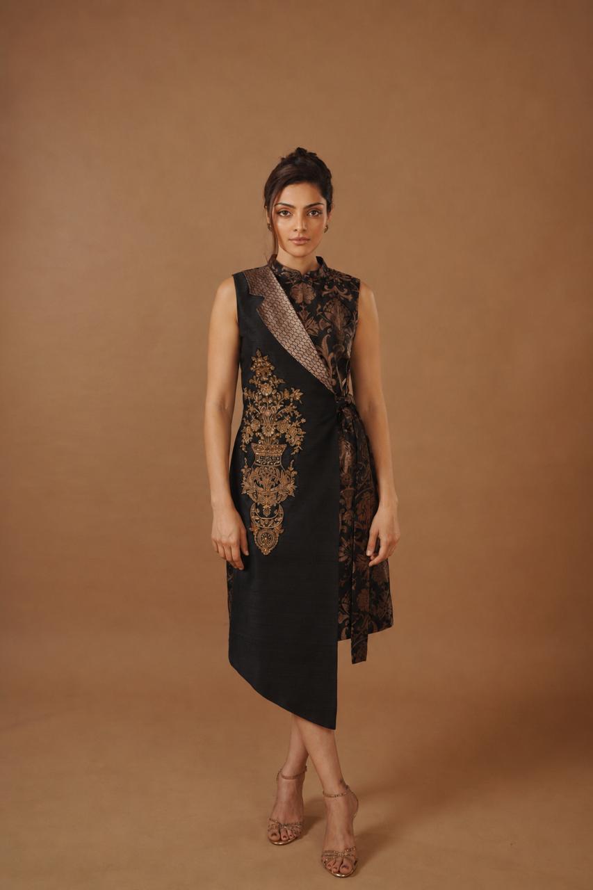 Noor-e-Kinkhab sleeveless Dress - Second Image
